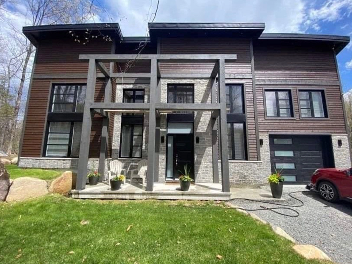 Maison Neuve Façade Extérieure Moderne Laurentides