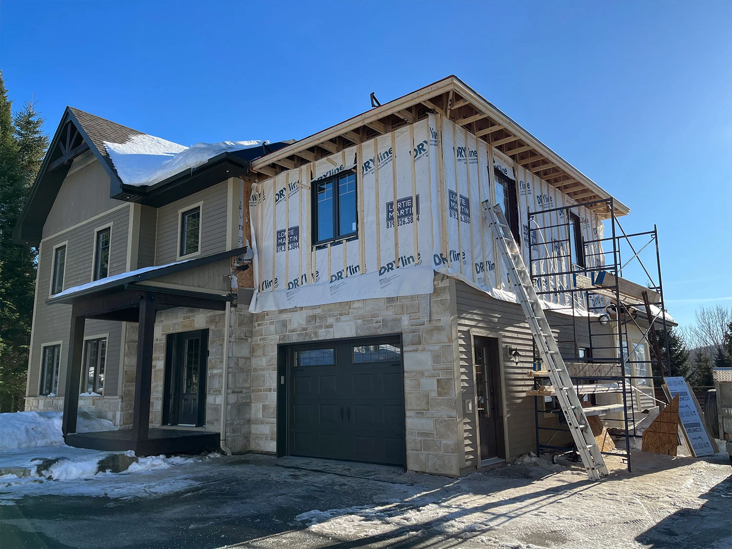 Agrandissement Maison Rustique Extérieur En Construction Laurentides