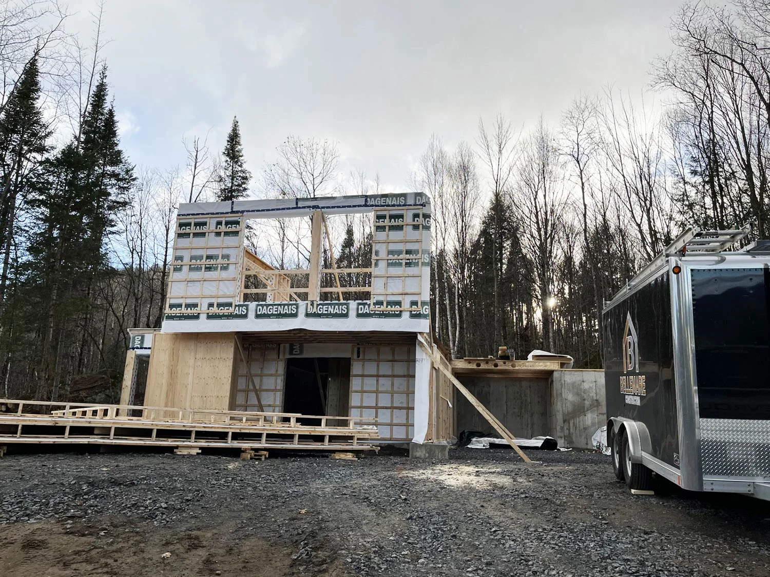 Construction Neuve Maison Charpente En Cours Laurentides