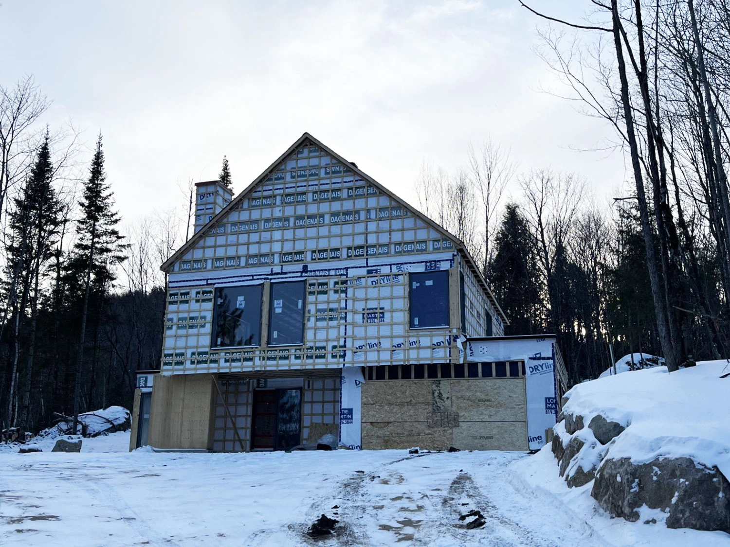 Construction Neuve Maison Façade En Construction Laurentides