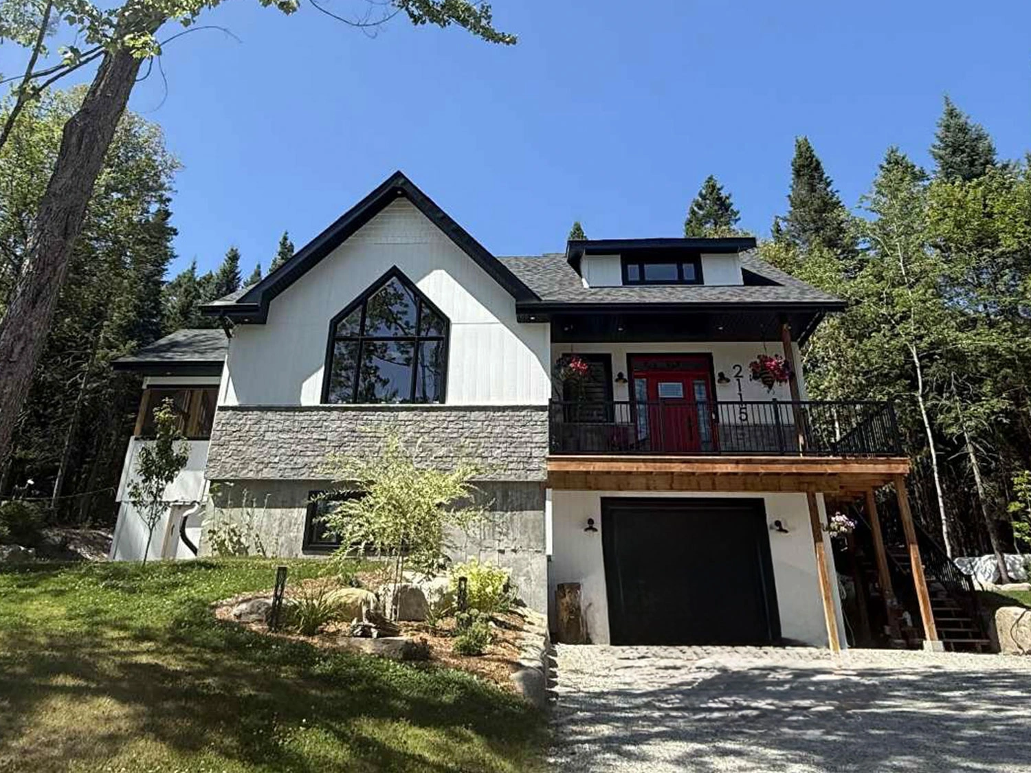 Construction Neuve Maison Façade Extérieure Laurentides