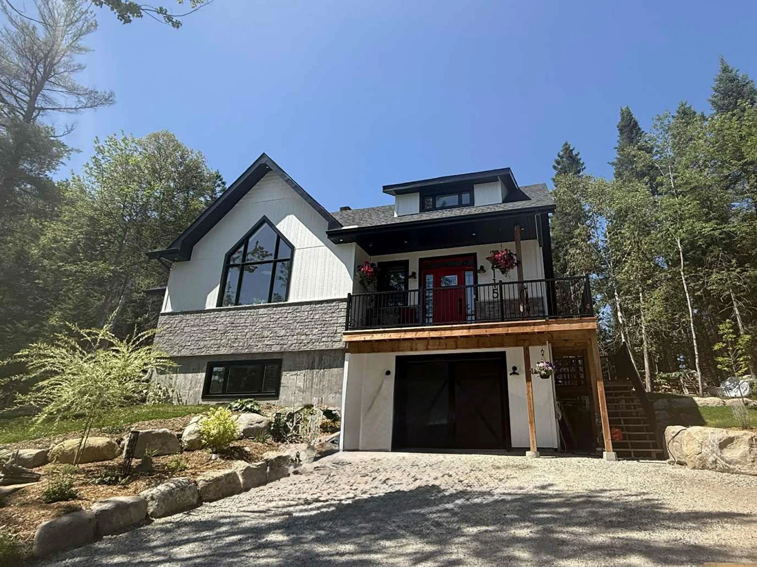 Maison Neuve Façade Contemporaine Construction Laurentides