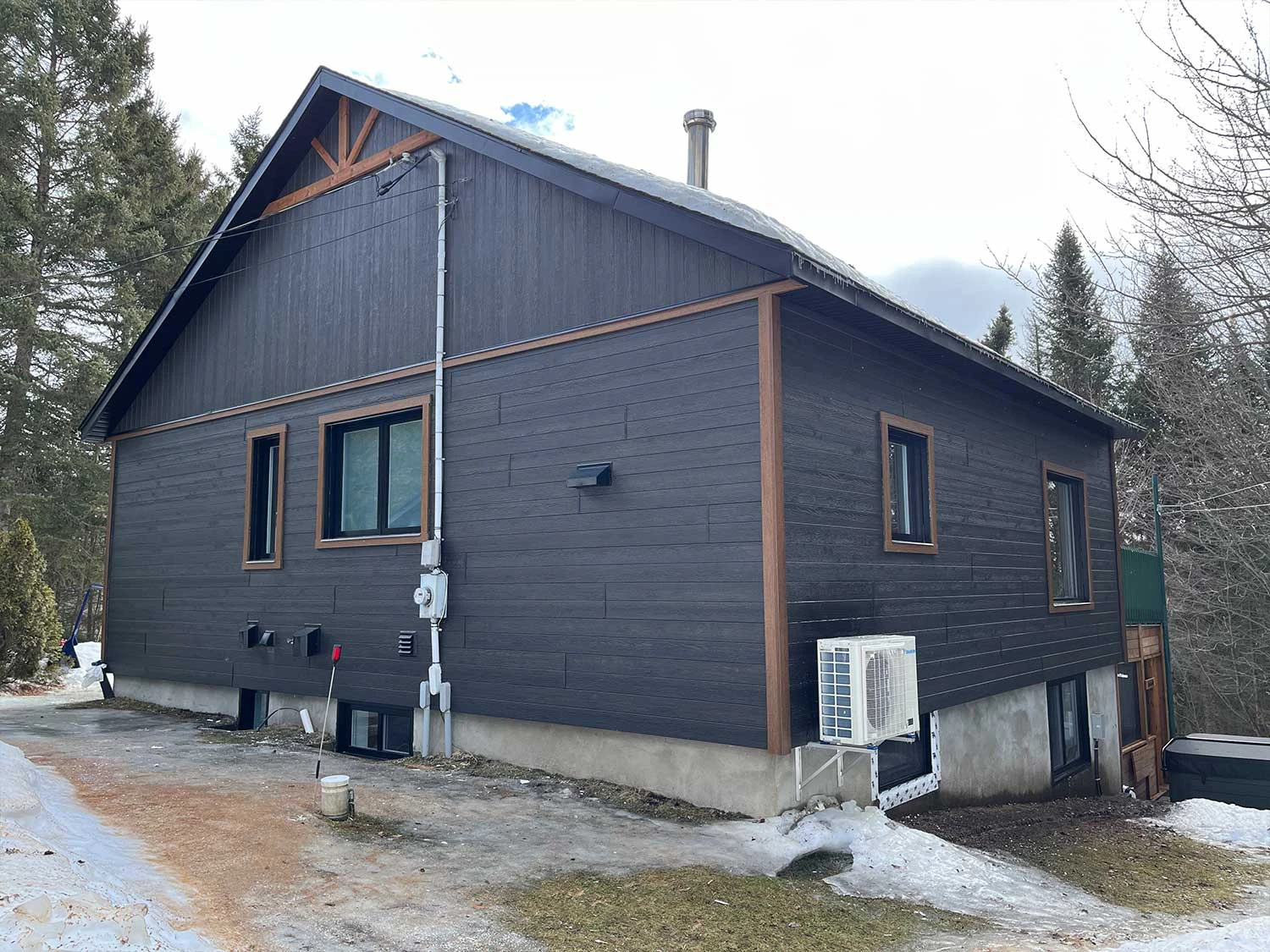 Rénovation Extérieure Maison Arrière Jardin Aménagé Laurentides