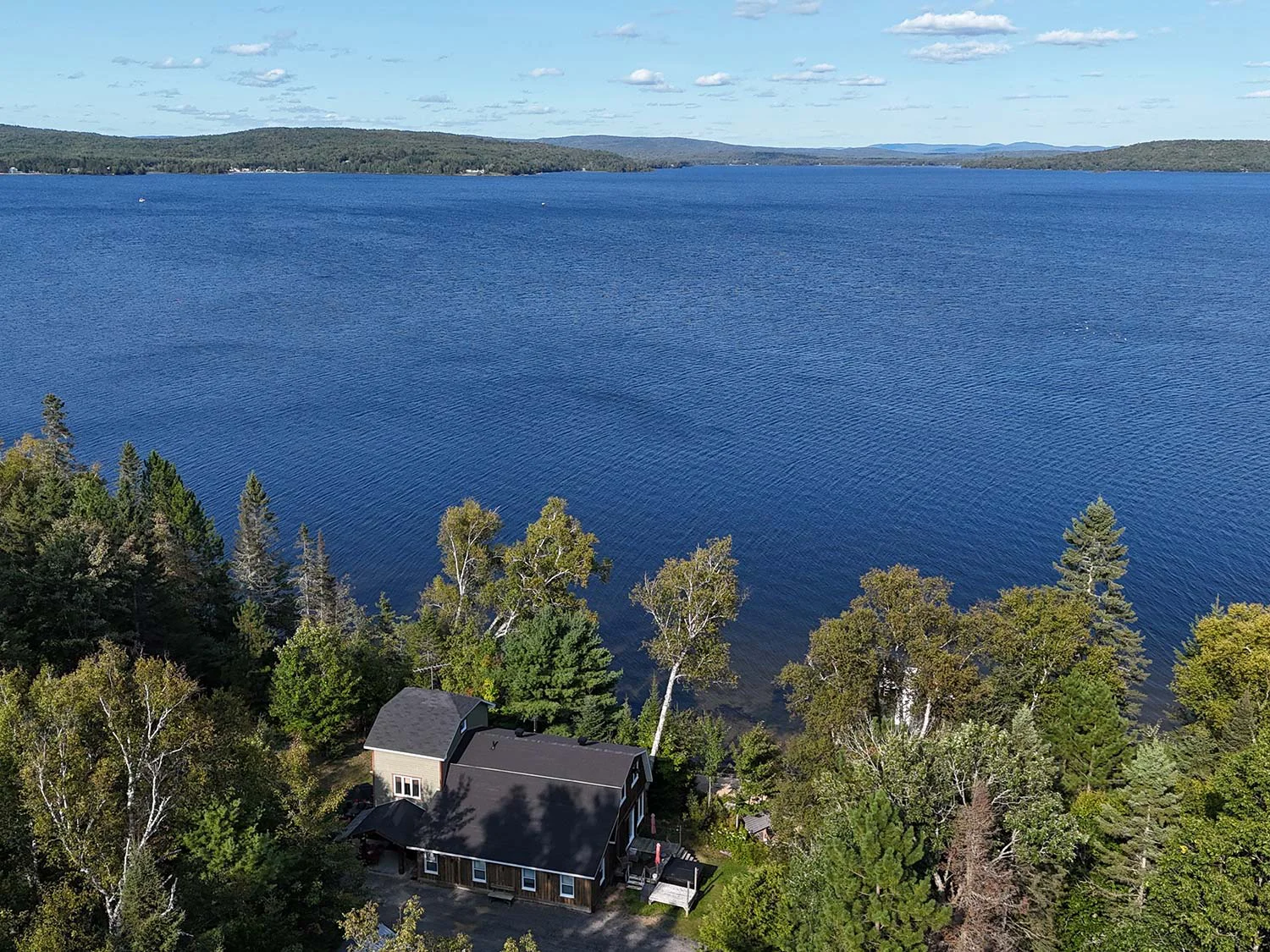 Rénovation Maison Vue Aérienne Bord De Lac Laurentides